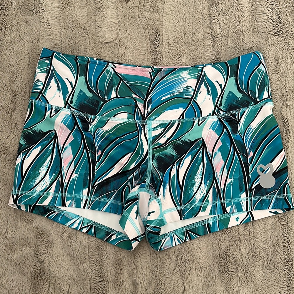 Belle and Bell workout booty shorts size Medium, like new